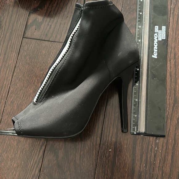 ALDO Black and White High heels perfect for going out! - Picture 3 of 9